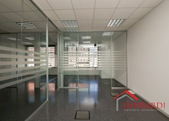 2.1 UFFICI.jpg - Office VIA E. ALBARETO 21, Genova (neighborhood Sestri Ponente) - photo 9