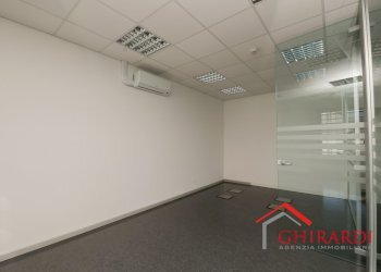 2.2 UFFICI.jpg - Office VIA E. ALBARETO 21, Genova (neighborhood Sestri Ponente) - photo 10