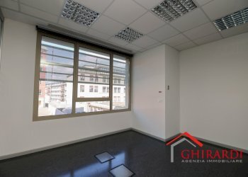 2.4 UFFICI.jpg - Office VIA E. ALBARETO 21, Genova (neighborhood Sestri Ponente) - photo 12