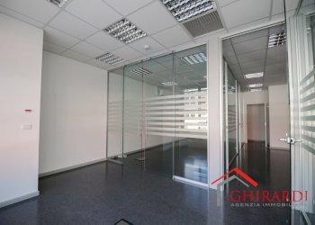 2.6 UFFICI.jpg - Office VIA E. ALBARETO 21, Genova (neighborhood Sestri Ponente) - photo 14