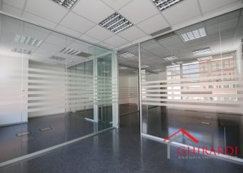 2.10 UFFICI.jpg - Office VIA E. ALBARETO 21, Genova (neighborhood Sestri Ponente) - photo 18