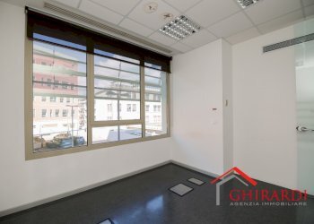 2.12 UFFICI.jpg - Office VIA E. ALBARETO 21, Genova (neighborhood Sestri Ponente) - photo 20