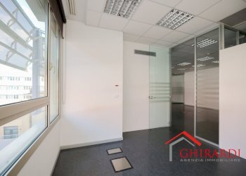 2.13 UFFICI.jpg - Office VIA E. ALBARETO 21, Genova (neighborhood Sestri Ponente) - photo 21