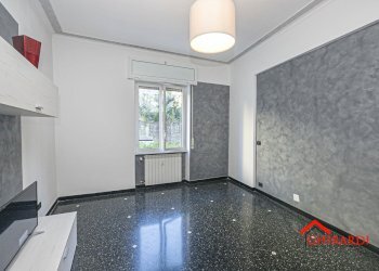 2.1 soggiorno.jpg - Four-room apartment VIA SANT'ALBERTO  11A, Genova (neighborhood Sestri Ponente) - photo 3