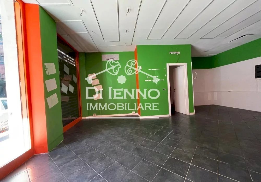 Negozio Via Renato Simoni, Roma - foto 2