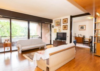 Four-room apartment via giotto, hamlet Milano 3, Basiglio - photo 1