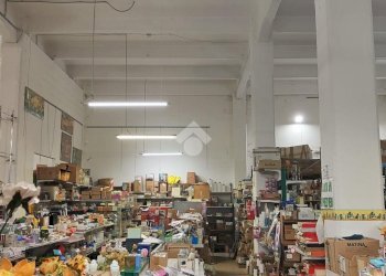 Negozio via semini, Genova (zona Pontedecimo) - foto 14