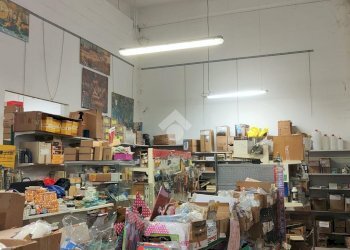 Negozio via semini, Genova (zona Pontedecimo) - foto 20
