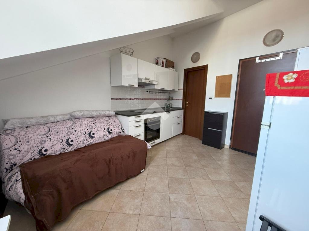 One-room apartment Via barge, Torino (neighborhood Cenisia) - photo 1