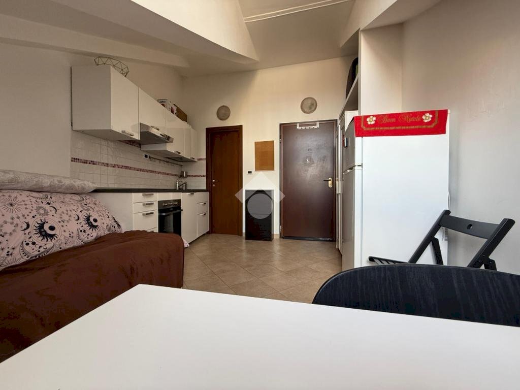 One-room apartment Via barge, Torino (neighborhood Cenisia) - photo 3
