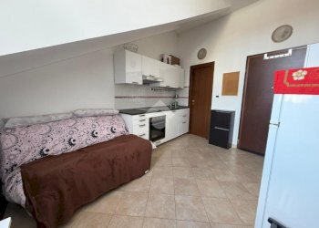 One-room apartment Via barge, Torino (neighborhood Cenisia) - photo 1