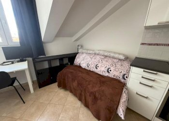 One-room apartment Via barge, Torino (neighborhood Cenisia) - photo 2