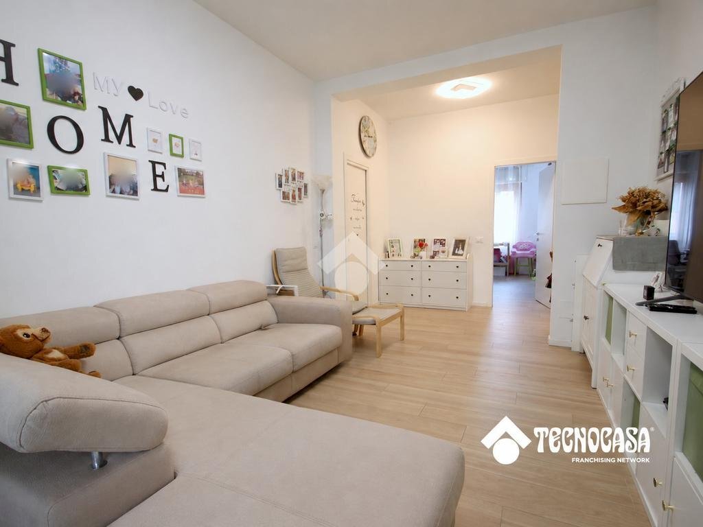 Four-room apartment Via vanzago, Cornaredo - photo 1