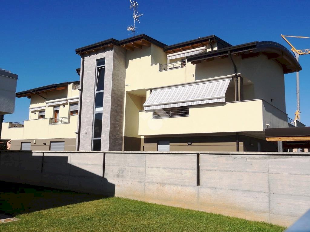 Four-room apartment Via Impastato, Carugate - photo 2