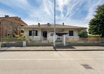 Villa Via Alcide de Gasperi, Cambiago - foto 1