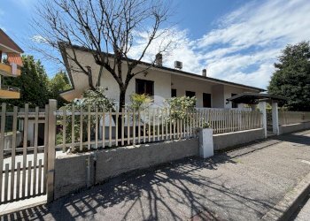 Villa Via Alcide de Gasperi, Cambiago - photo 1
