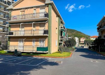 Foto 11 - Quadrilocale viale europa
 
303, Pietra Ligure - foto 11
