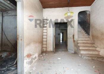 Scale - Rustico Via Risorgimento
64, Pagliara - foto 4