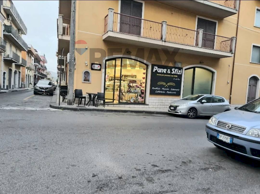Edificio all\'aperto - Attività Commerciale Via Nicolò Tommaseo
196, Giarre - foto 3