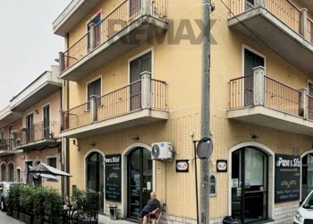 Edificio all\'aperto - Attività Commerciale Via Nicolò Tommaseo
 
196, Giarre - foto 2