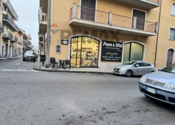 Edificio all\'aperto - Attività Commerciale Via Nicolò Tommaseo
 
196, Giarre - foto 3