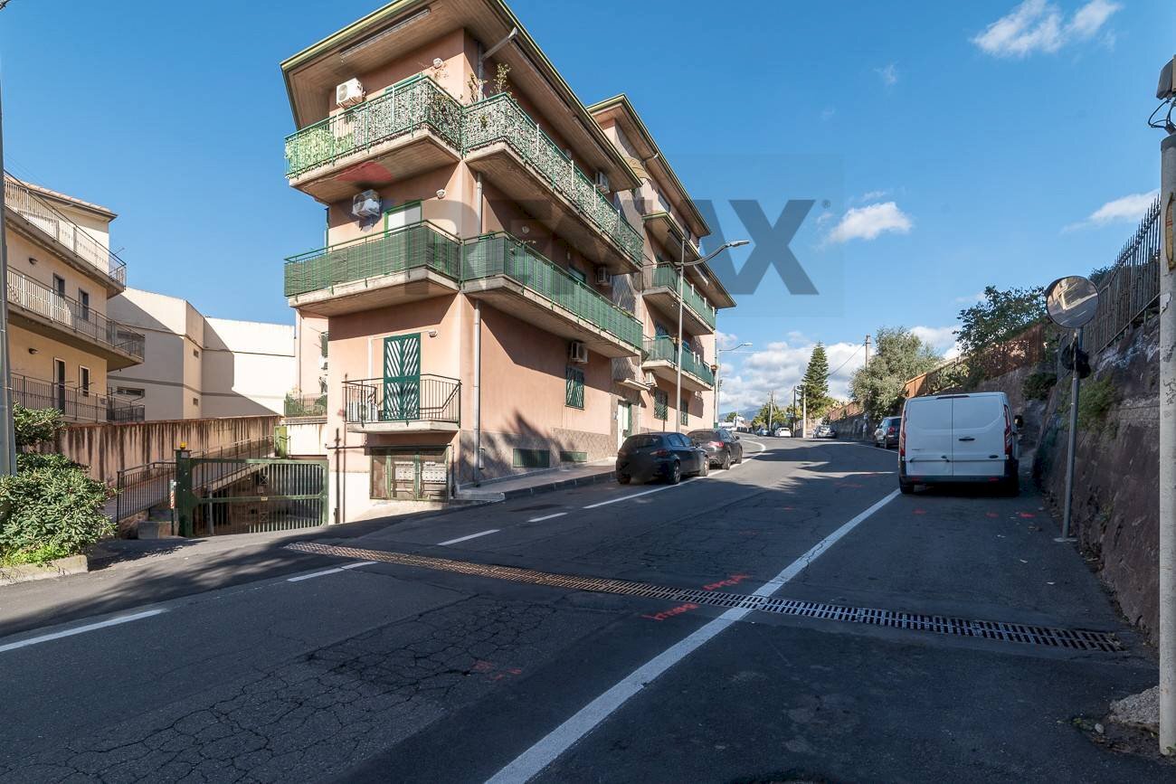 Edificio all\'aperto - Appartamento Via Belpasso
 
35, Camporotondo Etneo - foto 1