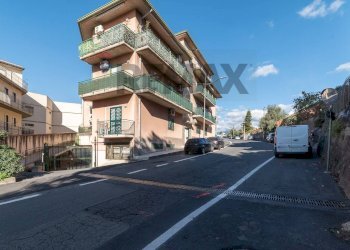 Edificio all\'aperto - Appartamento Via Belpasso
 
35, Camporotondo Etneo - foto 1