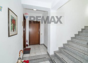 Scale - Appartamento Via Belpasso
 
35, Camporotondo Etneo - foto 4