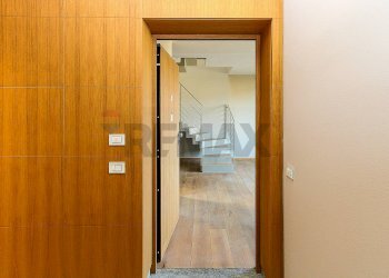 Ingresso da esterno - Semi-detached Villa Via Sant'Isidoro
 
1, Bogogno - photo 2