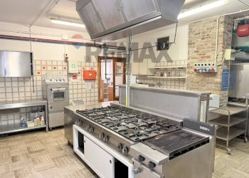 Cucina - Locale Commerciale Via Sant'Andrea
2, Maser - foto 14