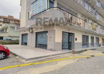 Edificio all\'aperto - Locale Commerciale via risorgimento
122, Modica - foto 1