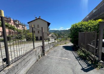 Box Via Morego, Genova (neighborhood Bolzaneto) - photo 1