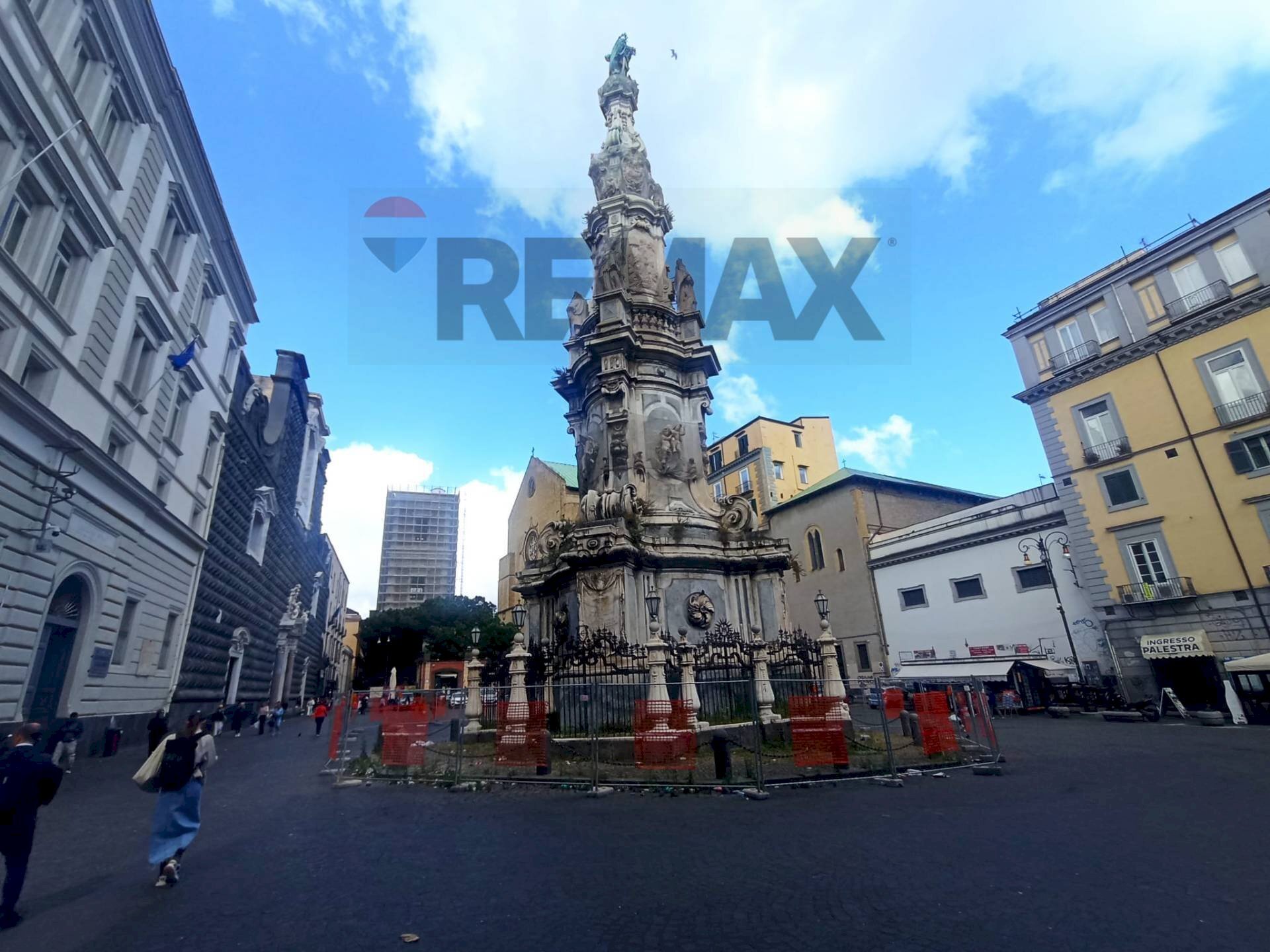 Edificio all\'aperto - Three-room apartment Napoli - photo 1