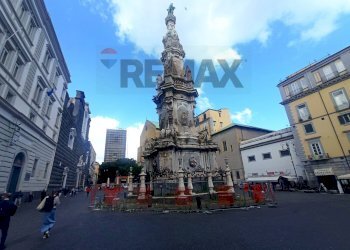 Edificio all\'aperto - Three-room apartment Napoli - photo 1