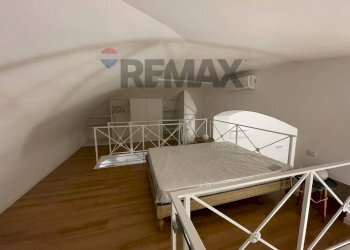 Camera / camera da letto - Three-room apartment Napoli - photo 10