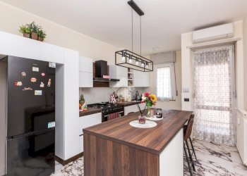 Three-room apartment Via Mirafiori, Beinasco - photo 1