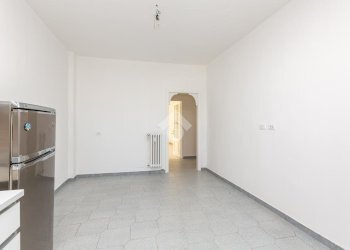 Three-room apartment Via De Nicola, Beinasco - photo 3