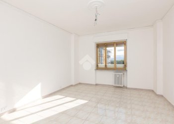 Three-room apartment Via De Nicola, Beinasco - photo 12
