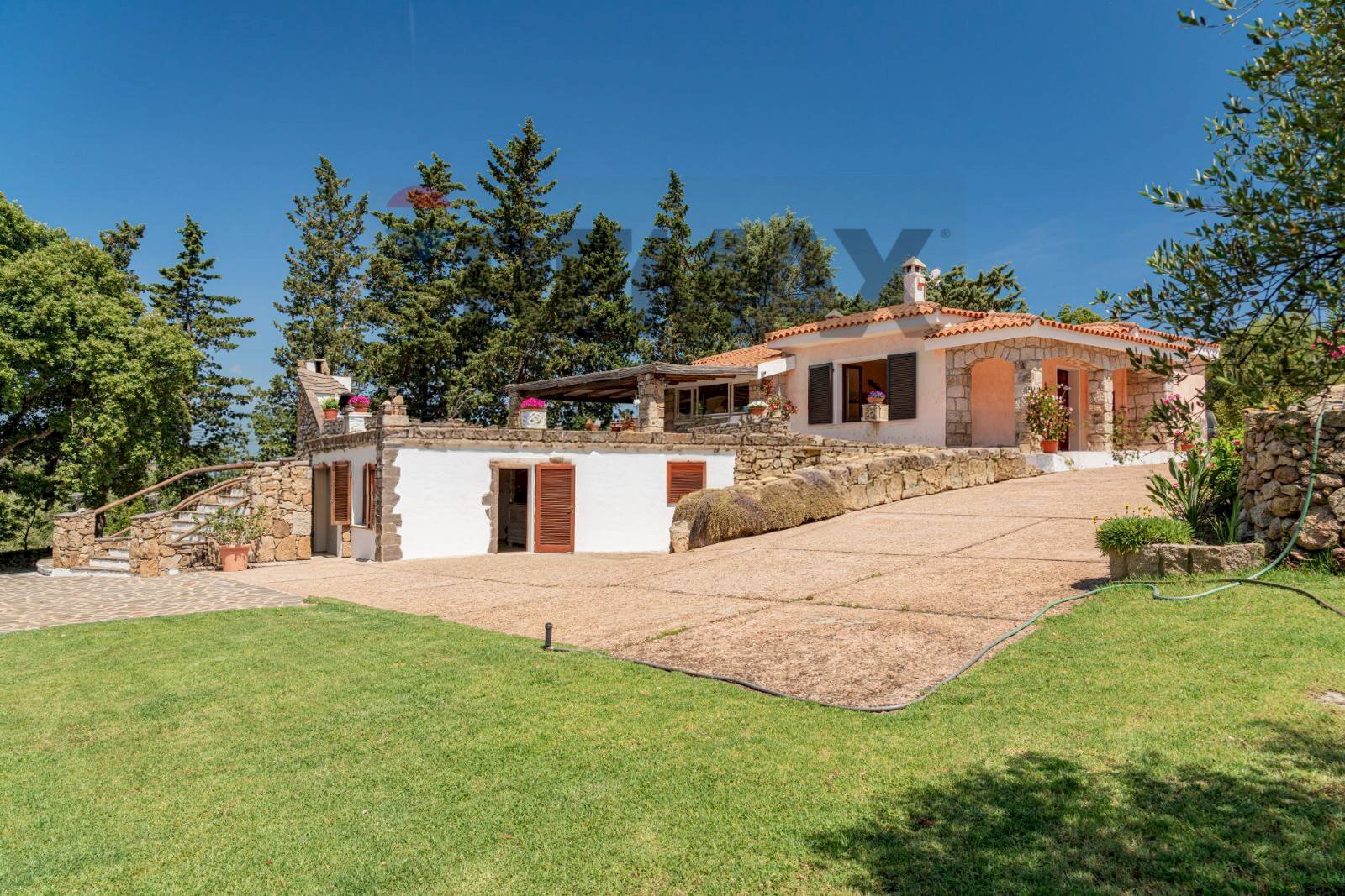l\'esterno della villa - Villa Via Zara Vicolo C, 33-27, Arzachena - foto 1