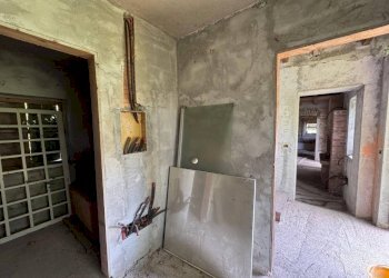 Stanza non arredata - Rustico via Barech, Angera - foto 13