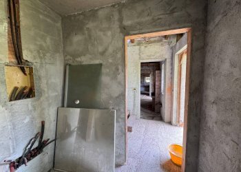 Stanza non arredata - Rustico via Barech, Angera - foto 14