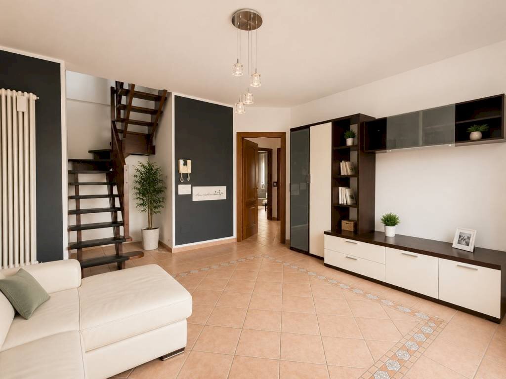 Salone - Quadrilocale via Anna Frank, 2, Carmagnola - foto 2