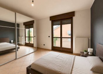 Camera da letto - Quadrilocale via Anna Frank, 2, Carmagnola - foto 11