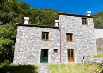 Facciata - Villa via Banchi, Avegno - photo 2