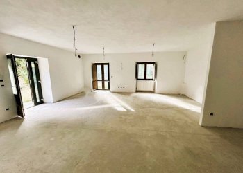 Interno non residenziale - Villa via Banchi, Avegno - photo 3