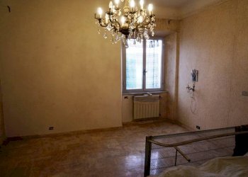 Camera da letto - Appartamento via Vincenzo Gioberti, 5, Genova (zona Sampierdarena) - foto 14