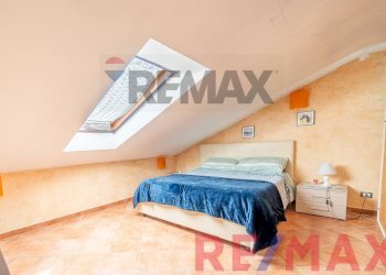 Camera / camera da letto - Villa a Schiera Via Del Pascolaro
 
17, Marino - foto 34
