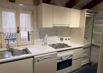 Cucina - Trilocale via Massimo d'Azeglio, Bologna (zona Costa Saragozza) - foto 4