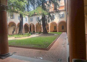 Cortile interno - Trilocale via Massimo d'Azeglio, Bologna (zona Costa Saragozza) - foto 12