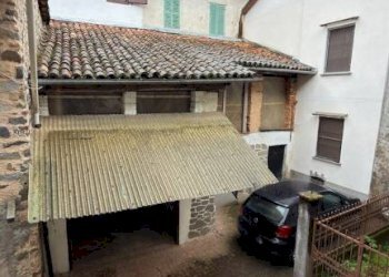 Cortile interno - Villa a Schiera Frazione Borgo, 64, Veglio - foto 20
